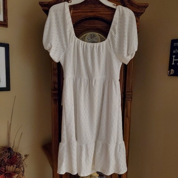 Loxology Women's Eyelet Shift Dress NWOT - Picture 6 of 14